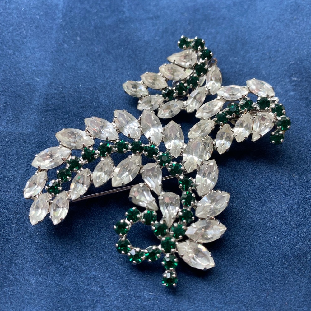 SALE!! Stunning signed B David Brooch and clip earrings